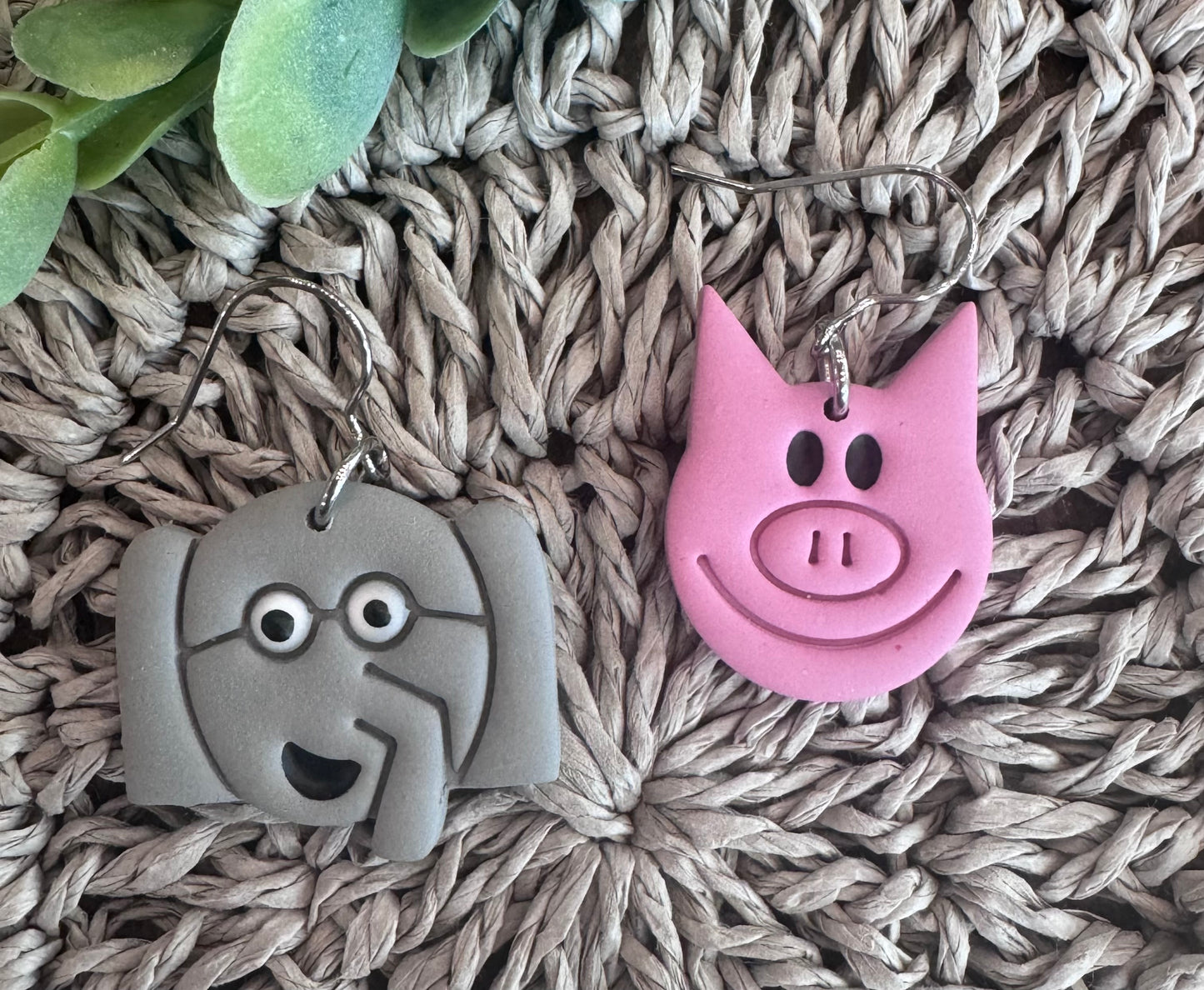 Pig 🐷 and Elephant 🐘
