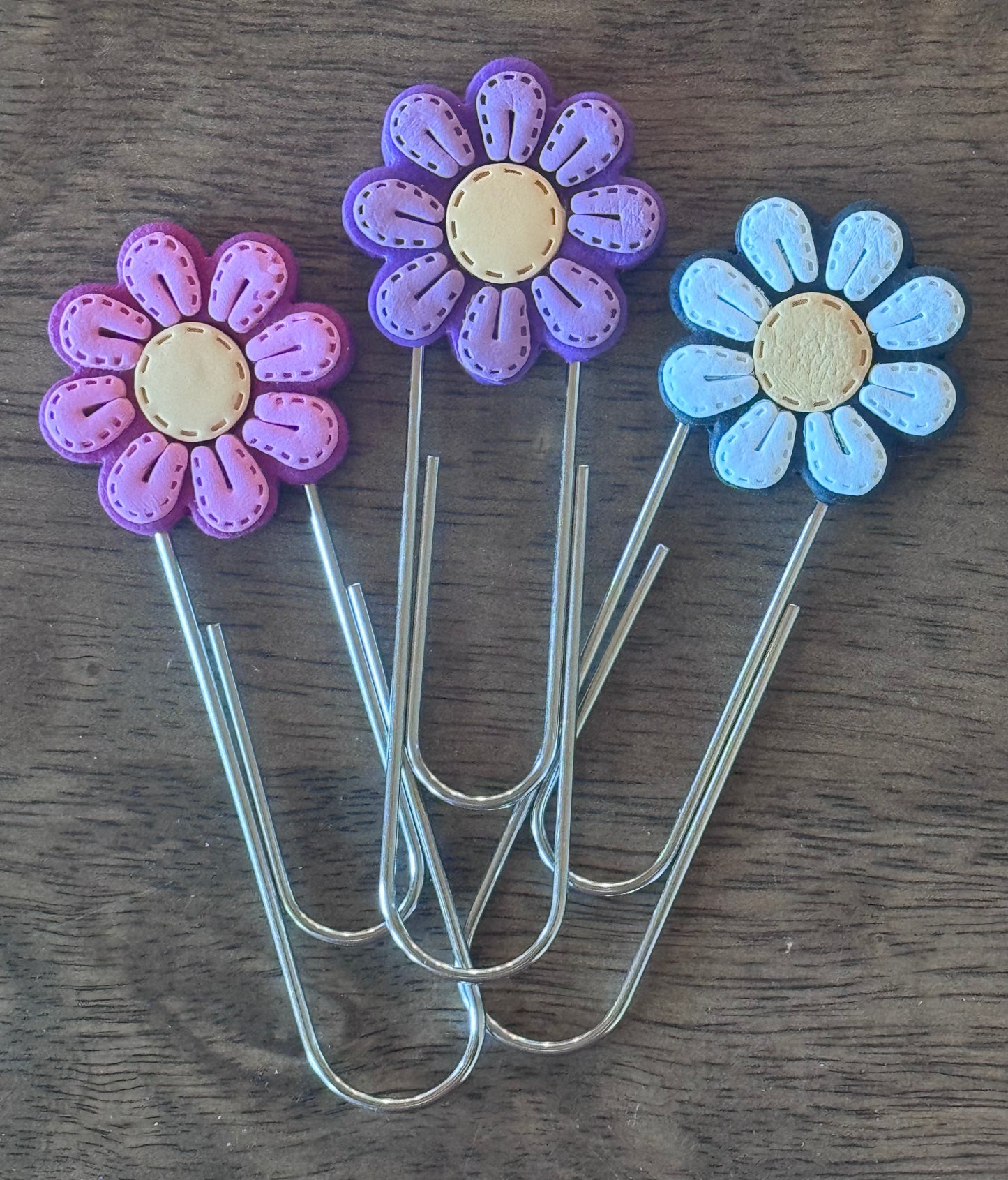 Daisy Jumbo Paperclip Bookmarks